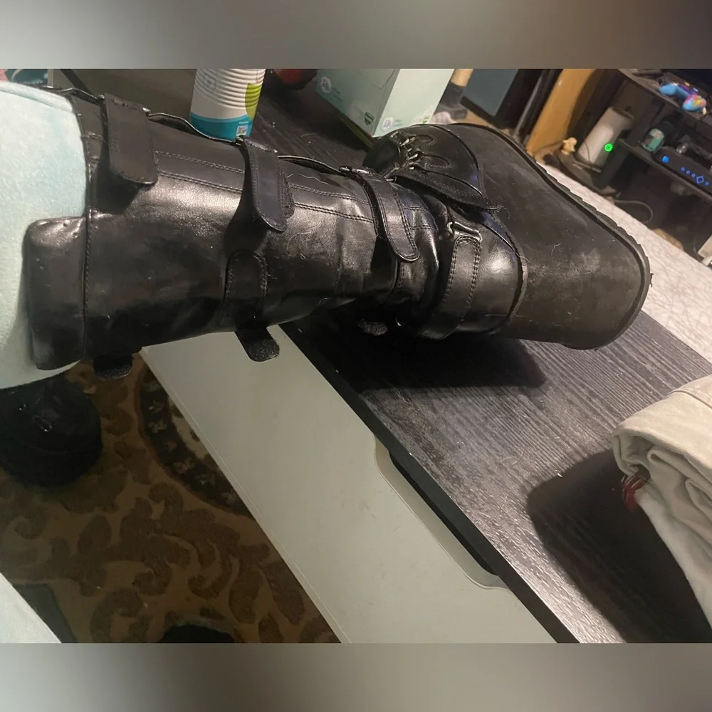 Hot topic size 11 vintage mall goth platform
Boots - Picture 3 of 15